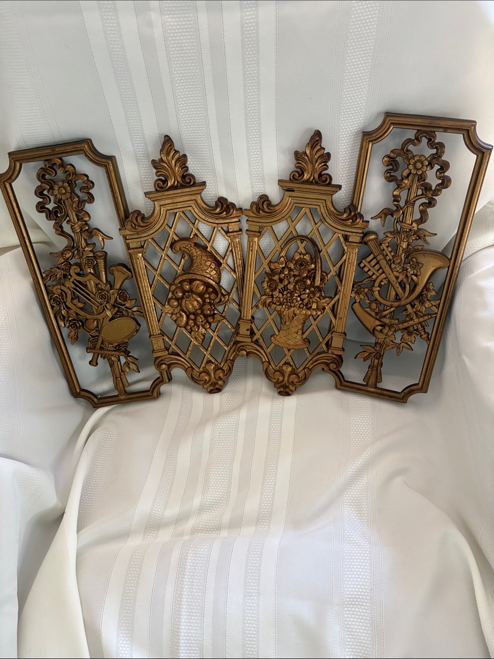 Vintage-Style Gold Ornate Wall Plaque Trio - Elegant Home Accent